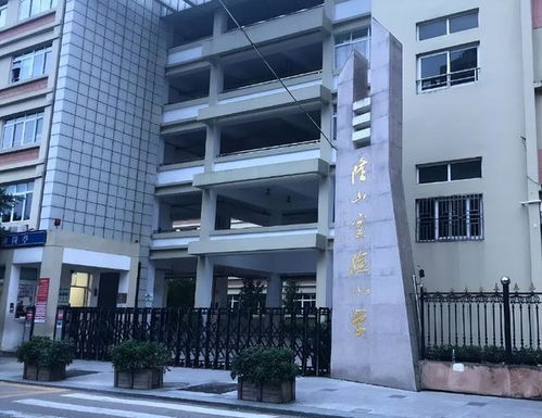 男子得知女儿被同学欺负,持刀进入校园,连捅9岁男孩12刀